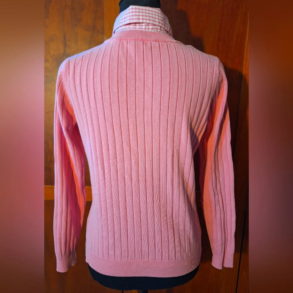 IZOD women's pink sweater with dicky collar and faux button front. Size S - Picture 4 of 5